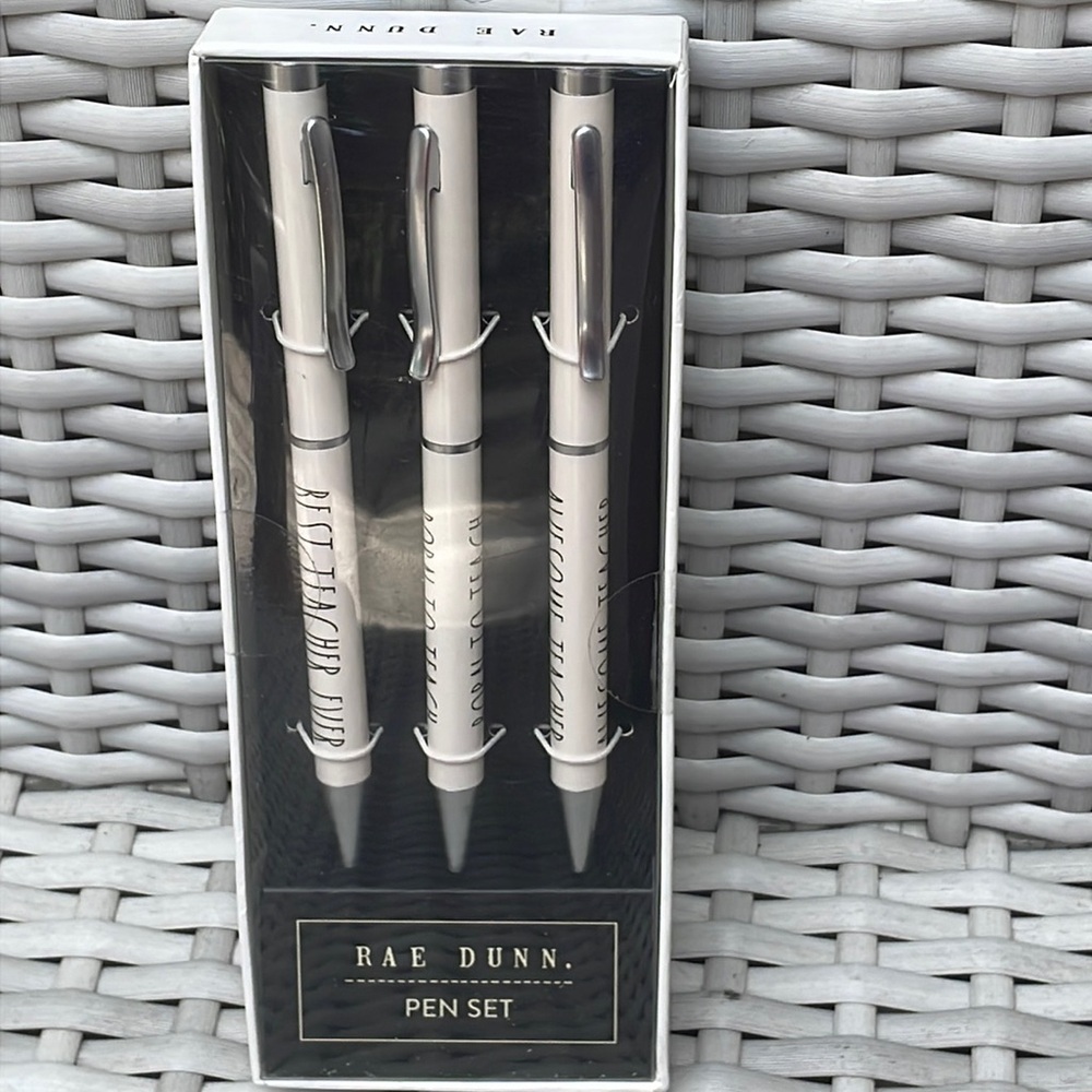 NIB- Rae Dunn Best Teacher Ever Pen Set